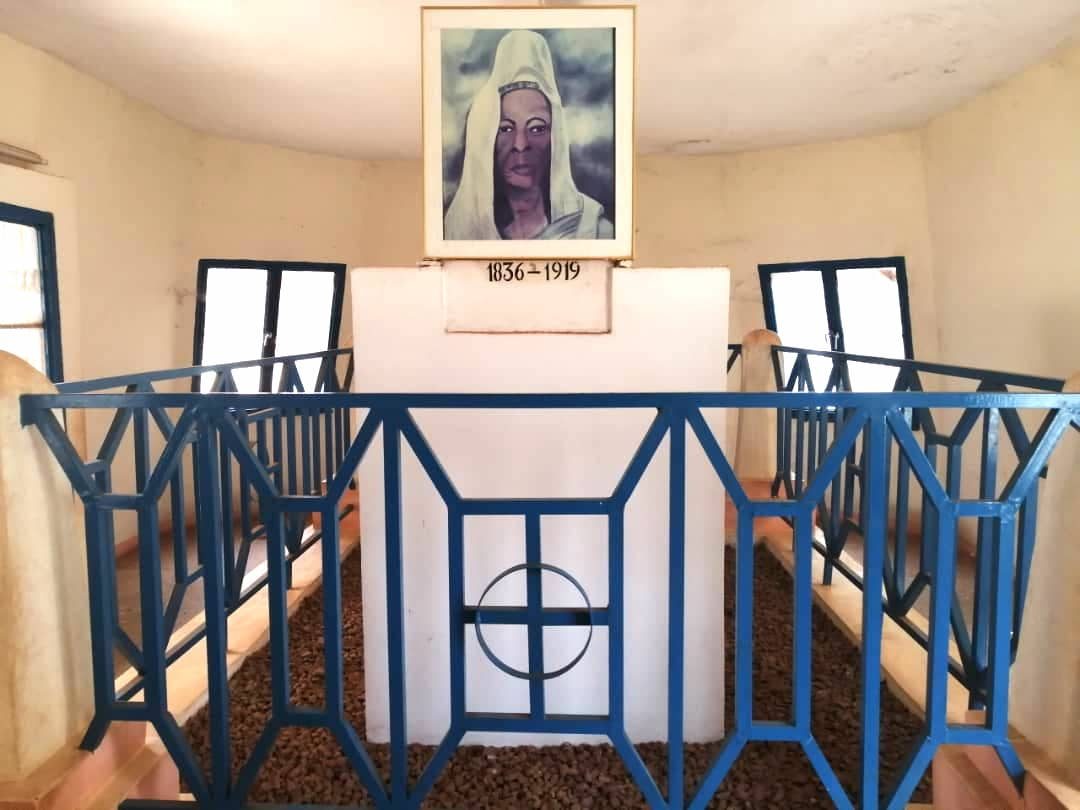 Intérieur du mausolée Guimbi Ouattara